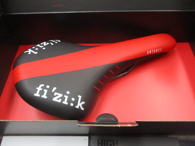 SELLE ROYAL FI'ZI:K Limited Color Edition ANTARES R3 kium졼/롡ե󥿥쥹ңߥƥåɥ顼ǥ󡡥졼롡(磻) ڥ֥å/åɡۡפޤ